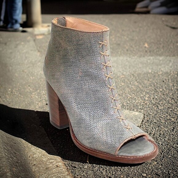 Bed Stu Onset Gray Washed Peep Toe Stacked Heel Bootie, 6.5 - Picture 1 of 9